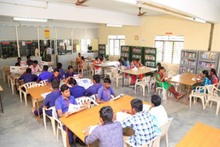 Adhiparasakthi College of Engineering campus in Vellore, Tamil Nadu, India — photo 4