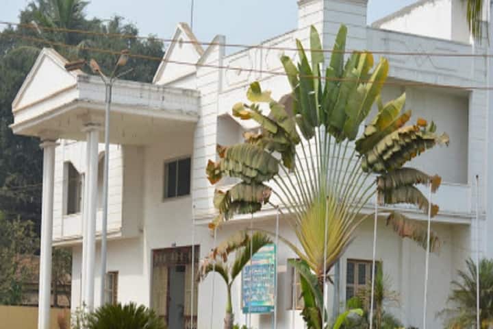 Metas Adventist College of Nursing campus in Nuzividu, Andhra Pradesh, India — photo 1