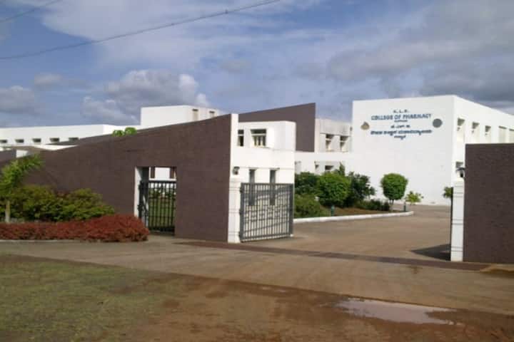 KLE Society's College of Pharmacy campus in Nipani, Karnataka, India — photo 1