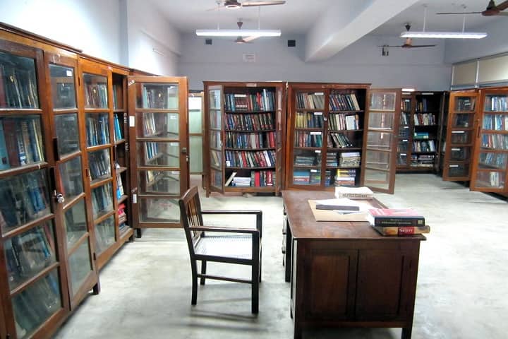 Madurai Medical College campus in Madurai, Tamil Nadu, India — photo 4