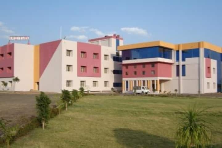 Vikrant Institute of Pharmacy campus in Indore, Madhya Pradesh, India — photo 1