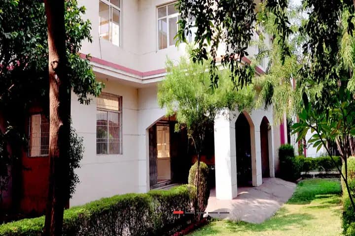 Gurukul College of Education campus in Odpura, Madhya Pradesh, India — photo 1