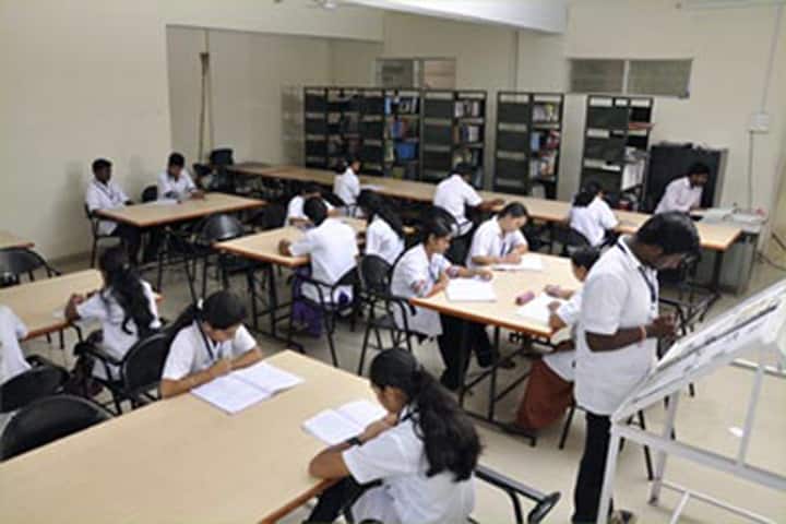 KCTs Krishna College of Pharmacy campus in Karad, Maharashtra, India — photo 2