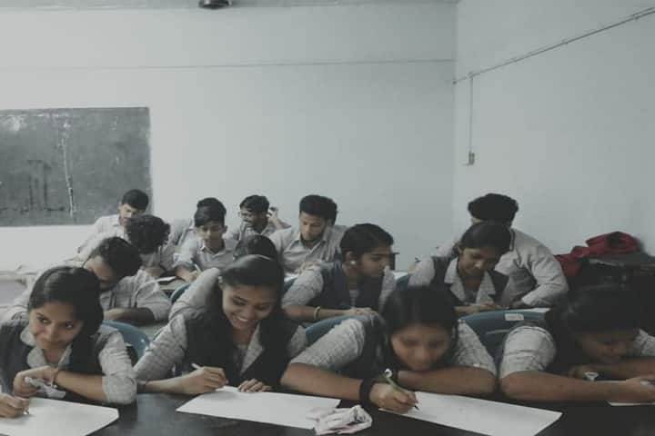MP Moothedath Memorial Sree Narayana Trusts College campus in Shoranur, Kerala, India — photo 2