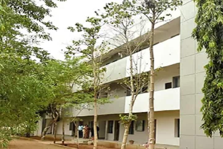 Shri Indra Ganesan Institute of Medical Science School of Allied Health science campus in Tiruchirappalli, Tamil Nadu, India — photo 2