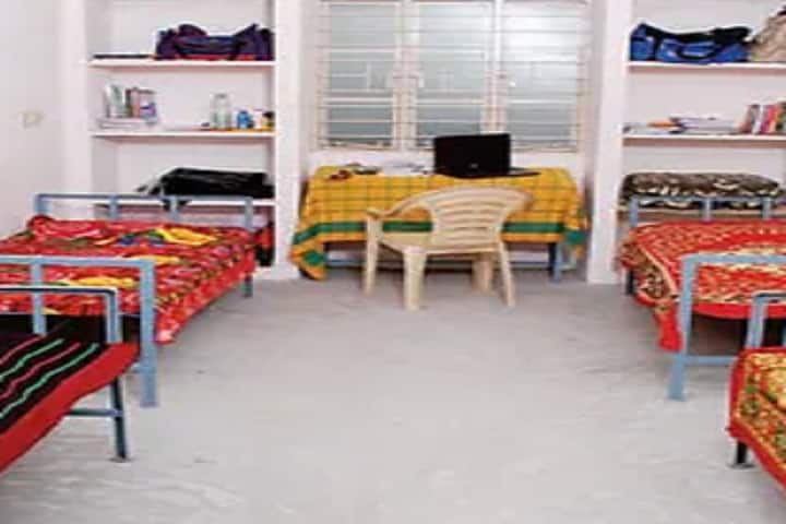 Shri Indra Ganesan Institute of Medical Sciences College of Naturopathy and Yogic Science campus in Tiruchirappalli, Tamil Nadu, India — photo 5