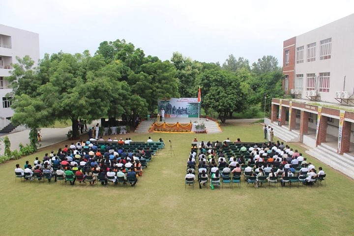 ITM School of Pharmacy campus in Vadodara, Gujarat, India — photo 2