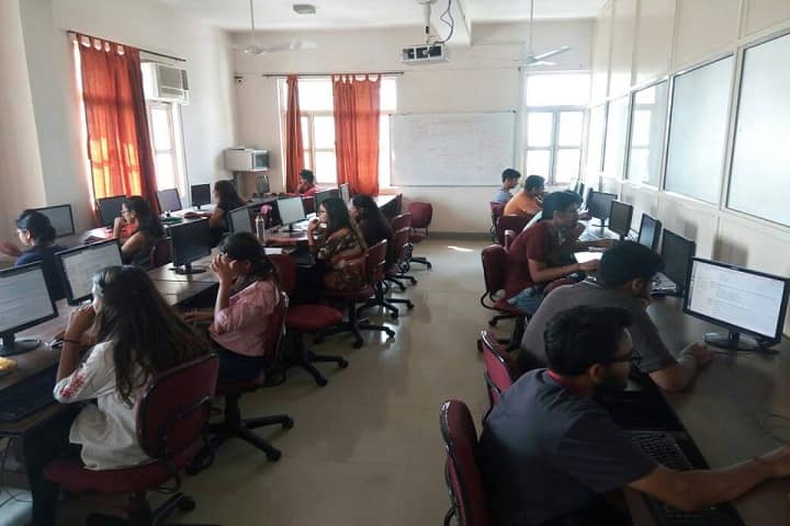 ITM School of Pharmacy campus in Vadodara, Gujarat, India — photo 5