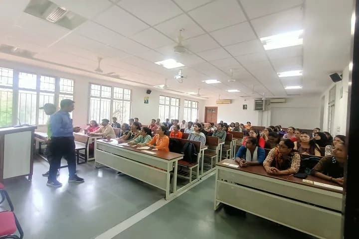 AG Teachers College campus in Ahmedabad, Gujarat, India — photo 3