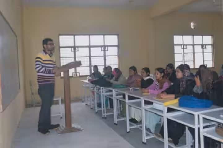Choudhary Dilip Singh Girls College campus in Bhind, Madhya Pradesh, India — photo 2