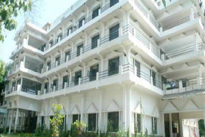 Shambhunath College of Education campus in Allahabad, Uttar Pradesh, India — photo 1