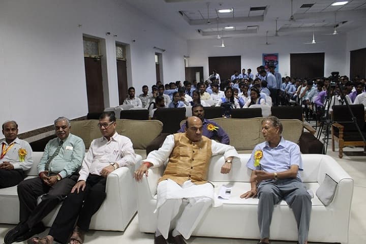 Shambhunath College of Education campus in Allahabad, Uttar Pradesh, India — photo 6