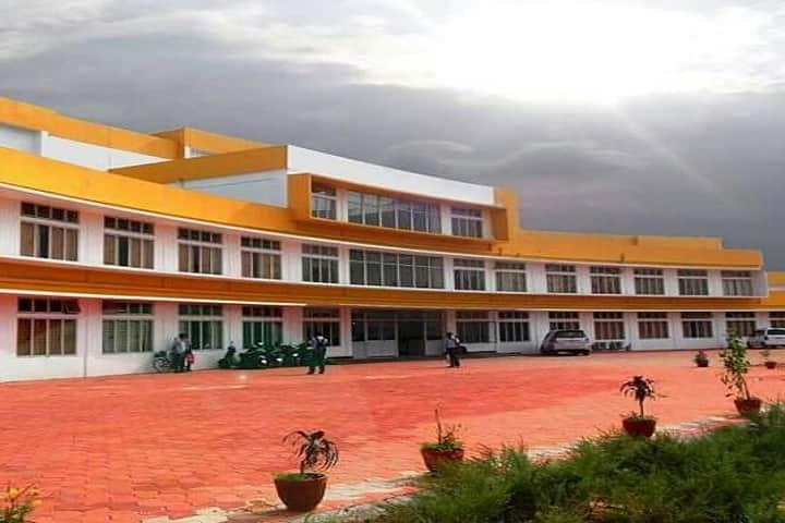 Universal Engineering College campus in Thrissur, Kerala, India — photo 1