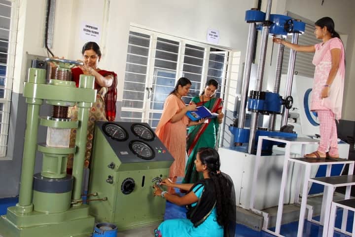 Universal Engineering College campus in Thrissur, Kerala, India — photo 3