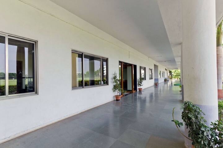 HR Patel Institute of Pharmacy campus in Shirpur, Maharashtra, India — photo 6