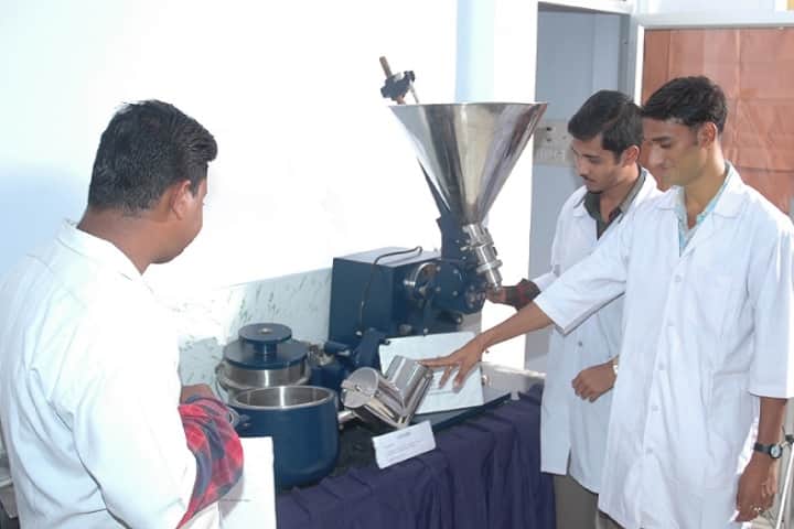 JKK Muniraja Medical Research Foundation College of Pharmacy campus in Namakkal, Tamil Nadu, India — photo 1