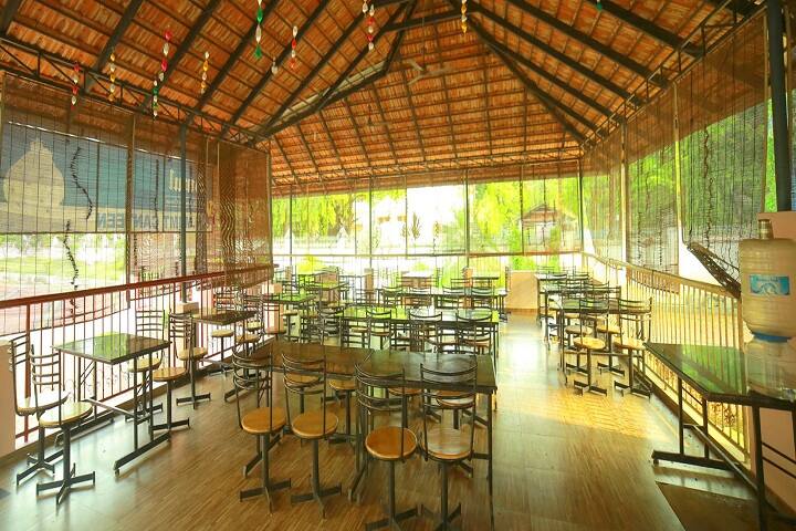 SNM Institute of Management and Technology campus in Ernakulam, Kerala, India — photo 4