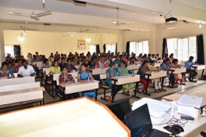 Father Muller College of Nursing campus in Mangalore, Karnataka, India — photo 3