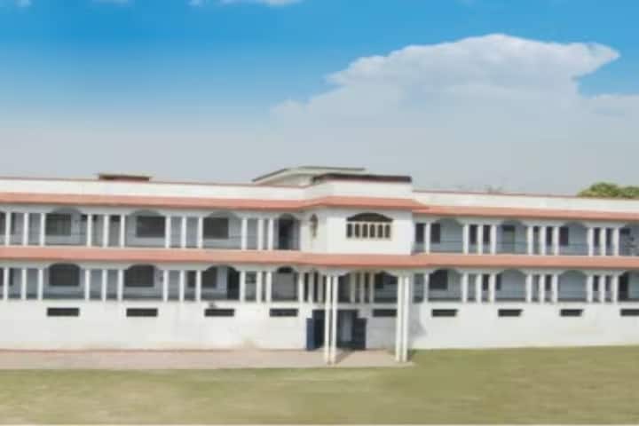 Dr Ghanshyam Singh BTC College campus in Varanasi, Uttar Pradesh, India — photo 1