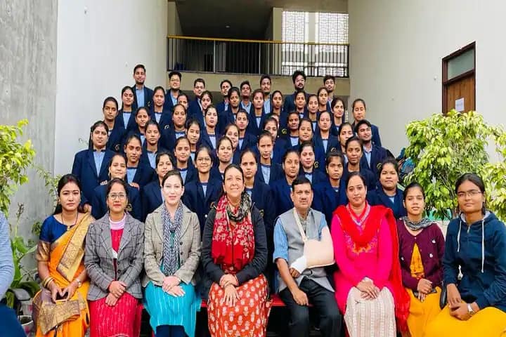 Krishna Nursing and Paramedical Institute campus in Lucknow, Uttar Pradesh, India — photo 5