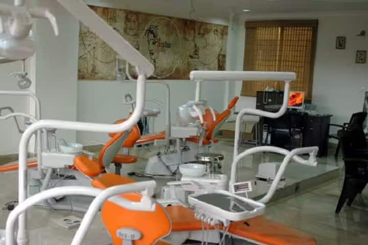 Vokkaligara Sangha Dental College and Hospital campus in Bangalore, Karnataka, India — photo 4