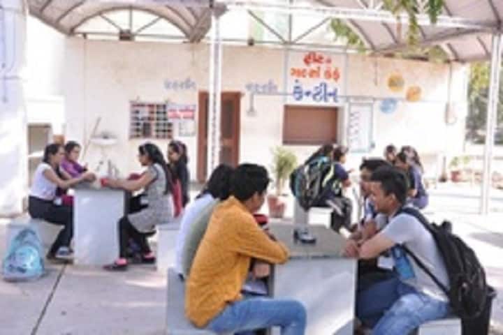 Shri Umiya BCA College campus in Ahmedabad, Gujarat, India — photo 2