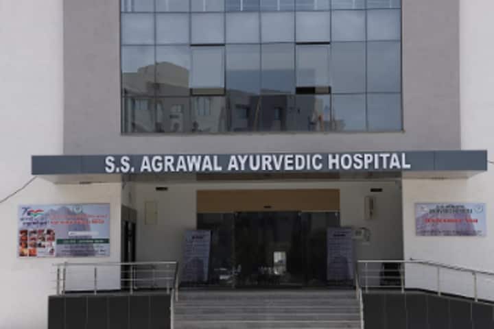 SS Agrawal Institute of Ayurveda campus in Navsari, Gujarat, India — photo 1