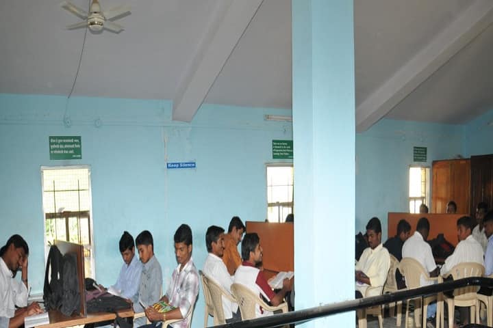 Babuji Avhad Mahavidyalaya campus in Pathardi, Maharashtra, India — photo 4