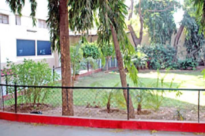 Daulatbhai Trivedi Law College campus in Ahmedabad, Gujarat, India — photo 2