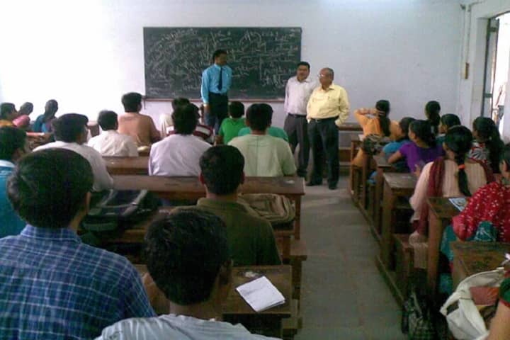 Daulatbhai Trivedi Law College campus in Ahmedabad, Gujarat, India — photo 5