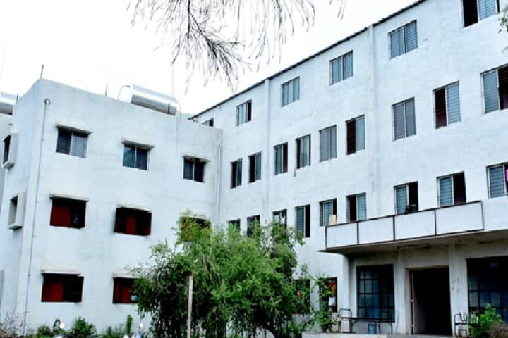 Shreemant Shivajiraje College of Horticulture campus in Phaltan, Maharashtra, India — photo 2
