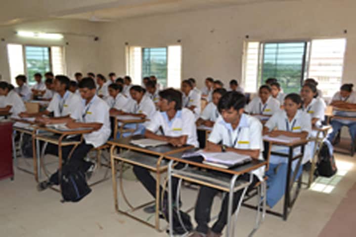 Kamdar Nursing College campus in Rajkot, Gujarat, India — photo 2