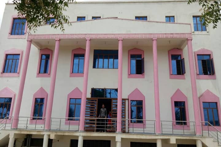 Imperial College of Nursing campus in Jaipur, Rajasthan, India — photo 1