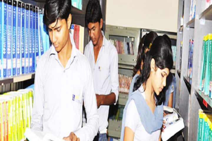 Meruling Shikshan Sansthas College of Pharmacy campus in Satara, Maharashtra, India — photo 1