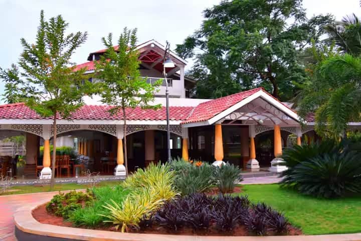Rajashekaraiah Institute of Ayurvedic Medical Sciences and Hospital campus in Ramanagara, Karnataka, India — photo 1