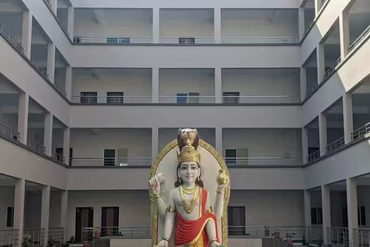 Poornima Ayurvedic Medical College campus in Raichur, Karnataka, India — photo 1