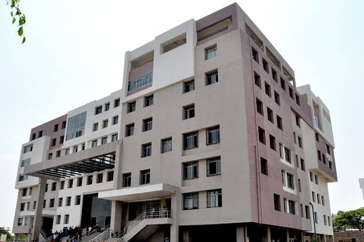 Dr DY Patil Arts campus in Pune, Maharashtra, India — photo 1