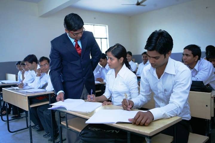 Dayanand Dinanath College of Management campus in Kanpur, Uttar Pradesh, India — photo 2