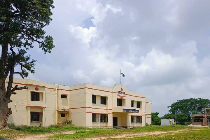 Deen Dayal Upadhyay Government PG College campus in Saidabad, Uttar Pradesh, India — photo 1