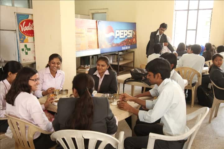 SAL College of Engineering campus in Ahmedabad, Gujarat, India — photo 4