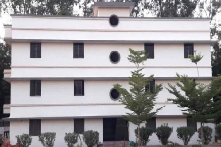 Shree Swaminarayan Institute of Technology campus in Ahmedabad, Gujarat, India — photo 6