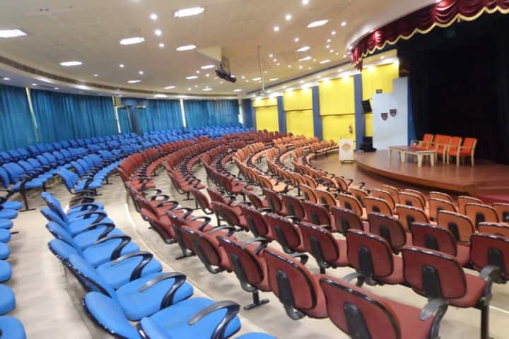 KLE Society's Law College campus in Bangalore, Karnataka, India — photo 5
