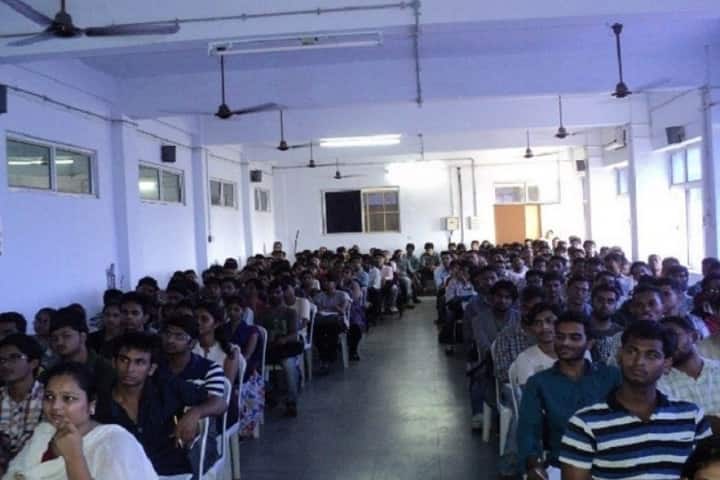 KJ Institute of Engineering and Technology campus in Vadodara, Gujarat, India — photo 2