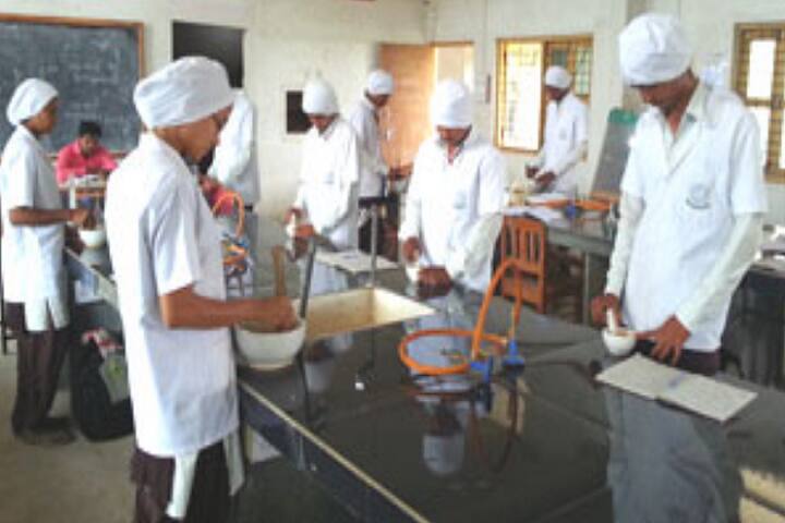 Mahila Utkarsh Pratisthan's College of Pharmacy campus in Risod, Maharashtra, India — photo 1