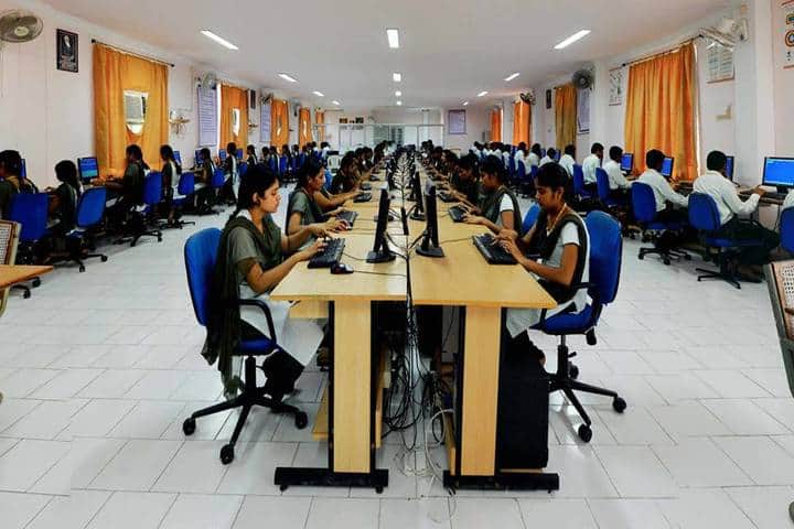 Narasaraopeta Engineering College campus in Narasaraopet, Andhra Pradesh, India — photo 3