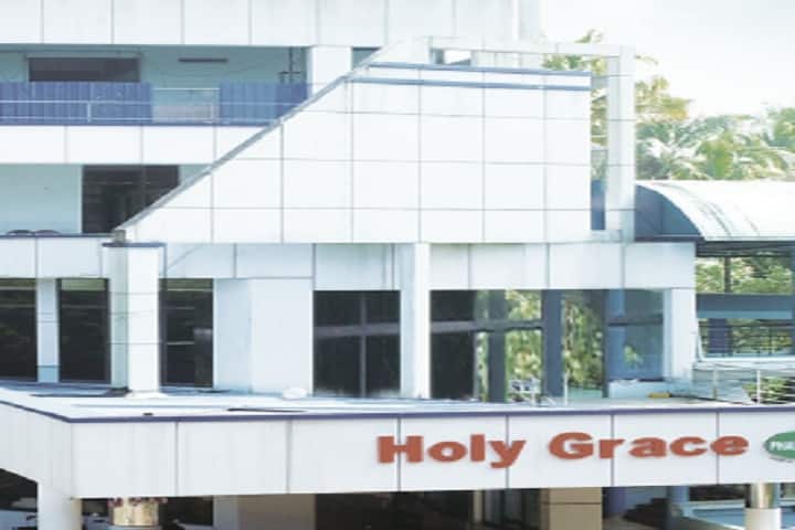Holy Grace Academy of Pharmacy campus in Thrissur, Kerala, India — photo 1