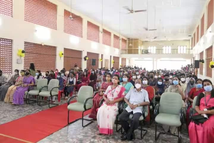 Little Flower Institute of Medical Science and Research campus in Angamaly, Kerala, India — photo 3