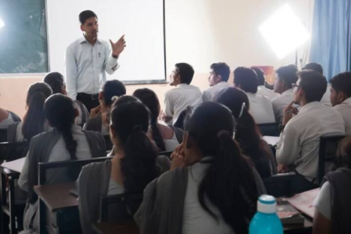 Bhagwati Mahavidyalay campus in Sawangi, Maharashtra, India — photo 1