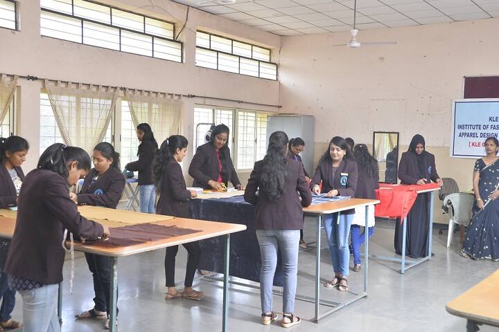 KLES Institute of Fashion Technology and Apparel Design Womens College campus in Belgaum, Karnataka, India — photo 6