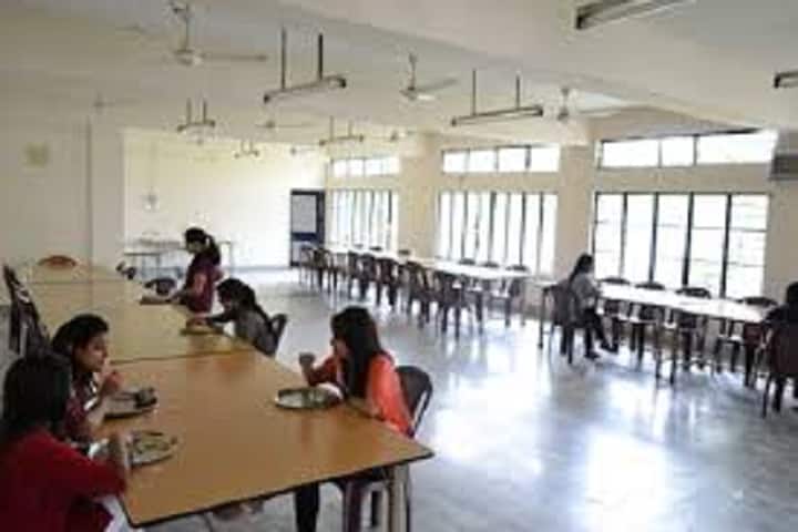 Jagadguru Shankaracharya College of Nursing campus in Raipur, Chhattisgarh, India — photo 2